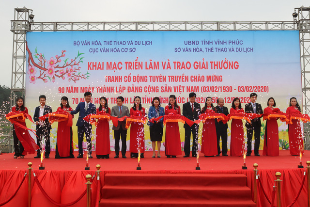 Trao giải tranh cổ động tuyên truyền chào mừng kỷ niệm 90 năm Ngày thành lập Đảng Cộng sản Việt Nam