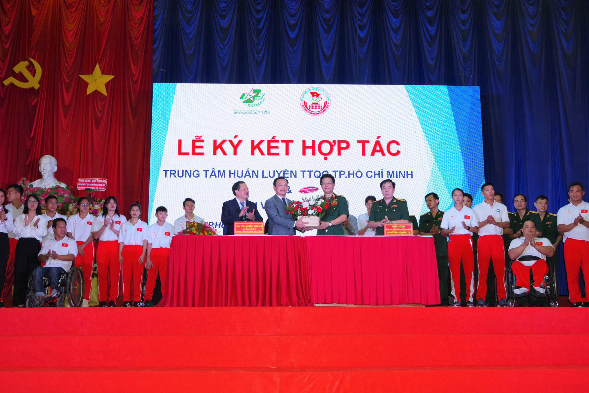 Xây dựng, nâng cao chất lượng các dịch vụ chăm sóc sức khỏe cho VĐV chuyên nghiệp, VĐV Thể thao thành tích cao