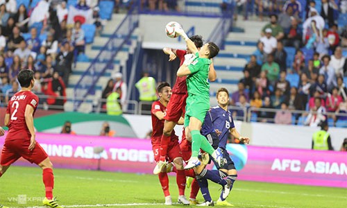 Bộ trưởng Nguyễn Ngọc Thiện khen ngợi tinh thần thi đấu của đội tuyển Việt Nam