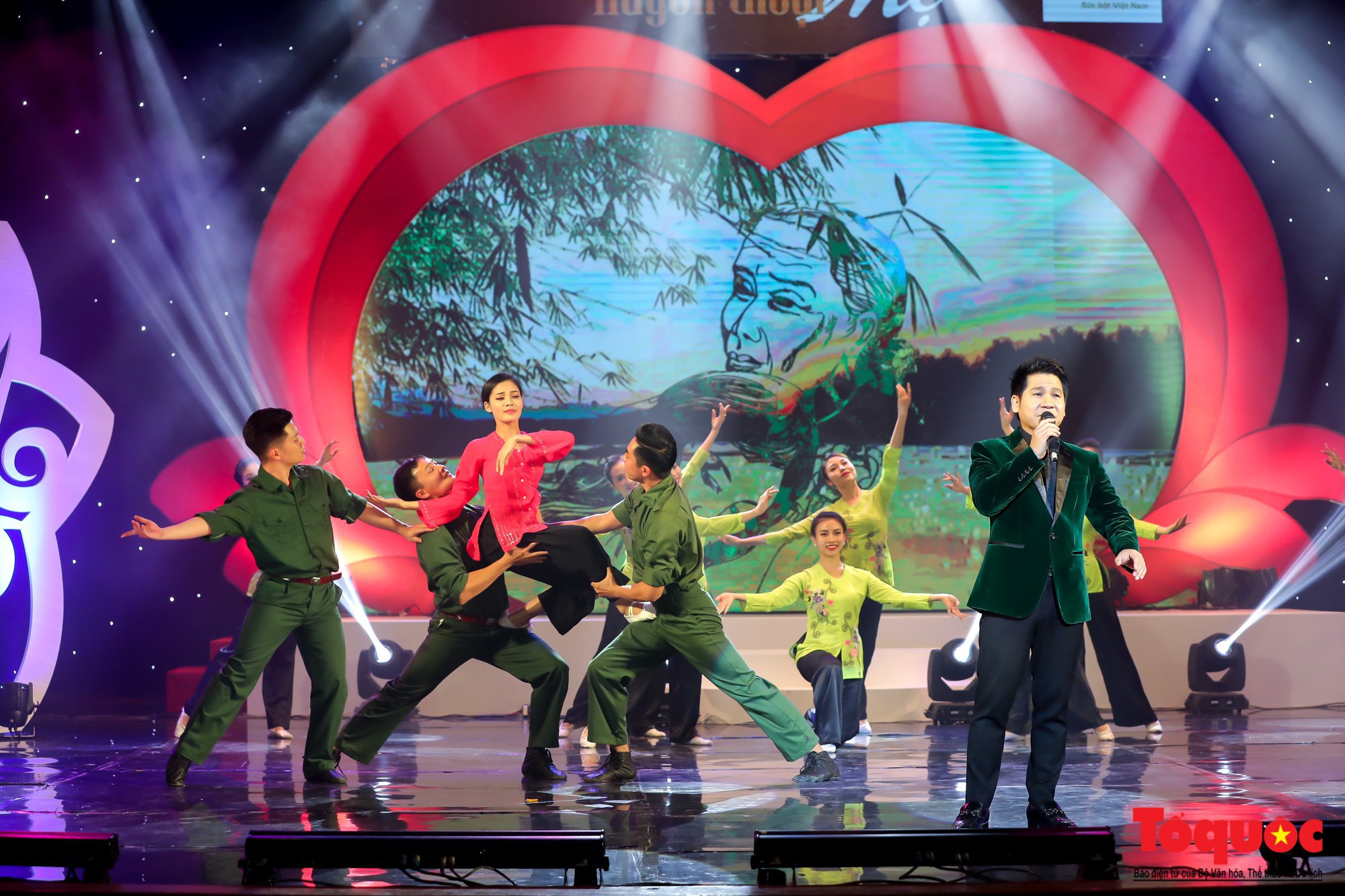 Thủ tướng Chính phủ trả lời chất vấn về đầu tư phát triển văn hóa