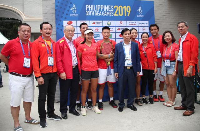 Bộ trưởng Nguyễn Ngọc Thiện trực tiếp theo dõi, chúc mừng thành tích của Đoàn Thể thao Việt Nam