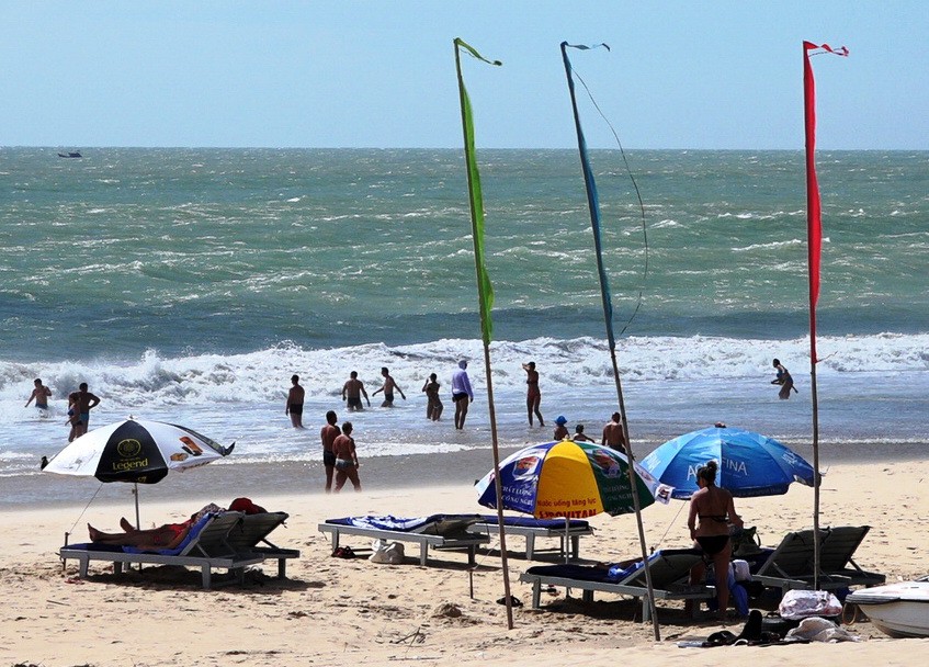 Bình Thuận tăng cường giải pháp đảm bảo an toàn du lịch biển