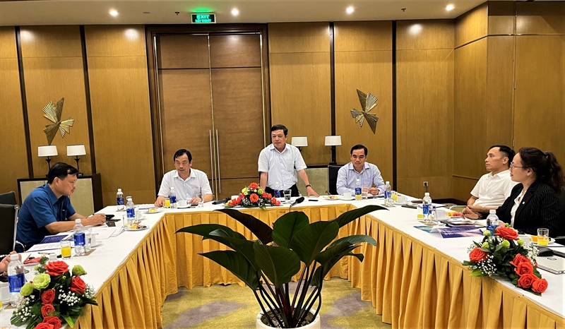 Quy định về cơ sở vật chất, trang thiết bị và tập huấn nhân viên chuyên môn đối với môn Leo núi thể thao
