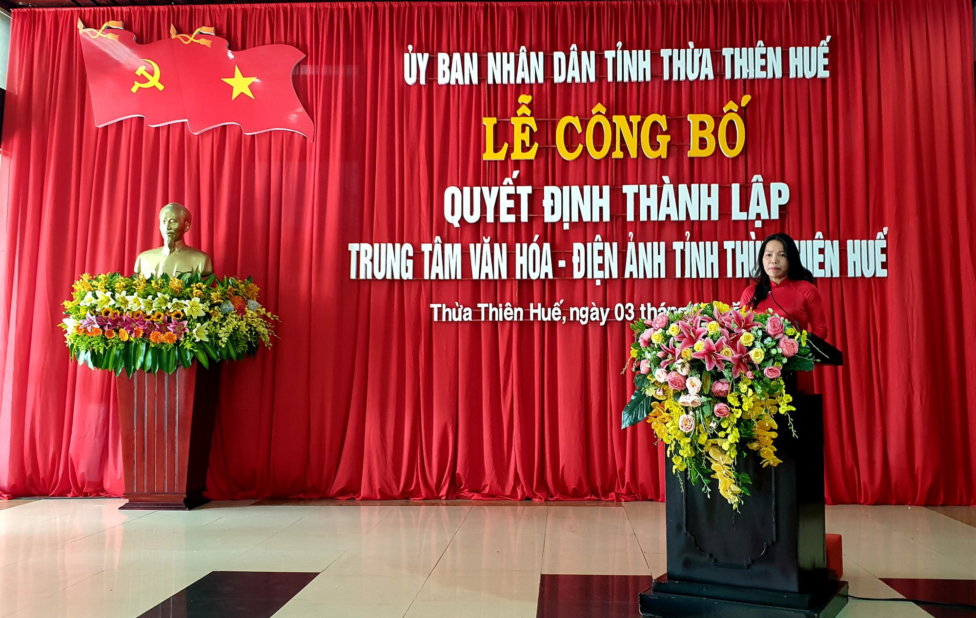 Lễ Công bố Quyết định thành lập Trung tâm Văn hóa - Điện ảnh tỉnh Thừa Thiên Huế và Quyết định điều động và bổ nhiệm Giám đốc Trung tâm Văn hóa - Điện ảnh.