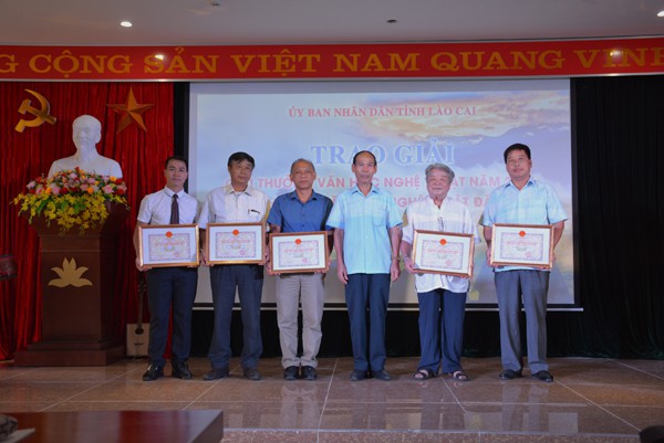Trao tặng Giải thưởng Văn học - Nghệ thuật Lào Cai năm 2018