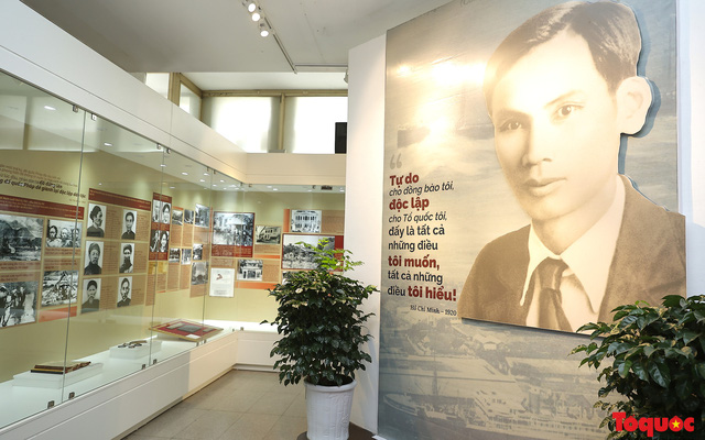 Giới thiệu hơn 300 ảnh, tài liệu và hiện vật về Bác Hồ tại trưng bày chuyên đề “Người đi tìm hình của nước”