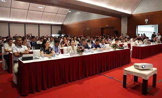 Tìm hướng phát triển và ứng dụng AI vào các lĩnh vực kinh doanh tại Việt Nam
