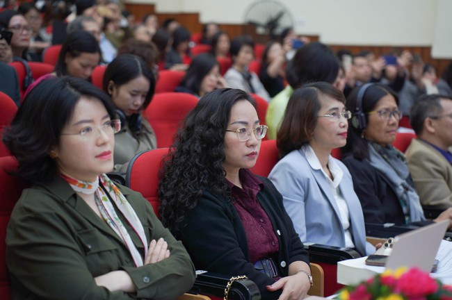 Muốn chuyển đổi số trước hết phải là công dân số, thích ứng với văn hóa số