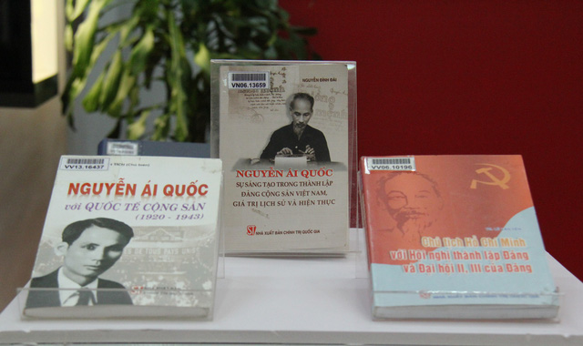 Tổ chức Triển lãm sách kỷ niệm 130 năm Ngày sinh Chủ tịch Hồ Chí Minh 