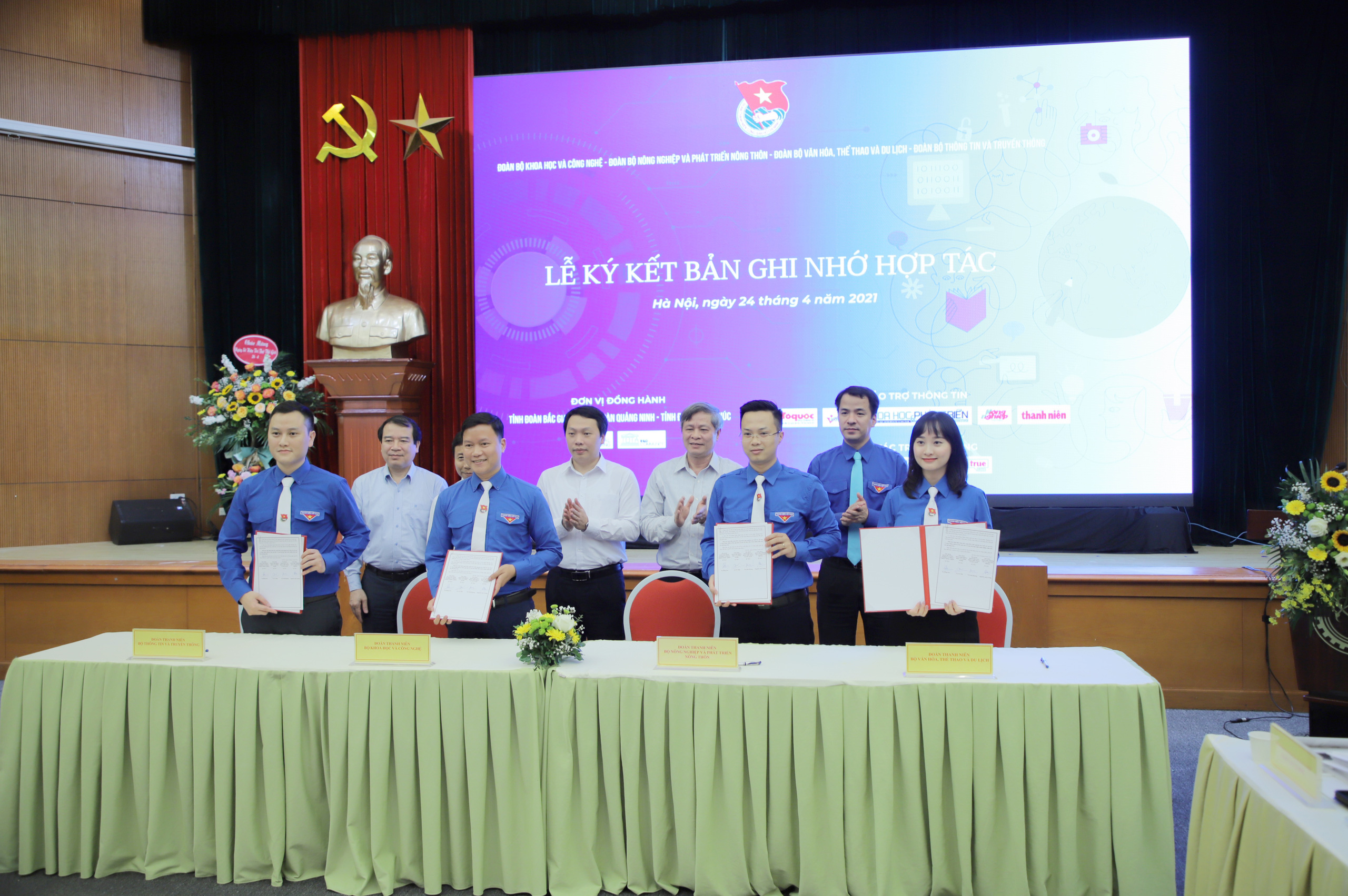 Thúc đẩy chuyển đổi số gắn với sản phẩm OCOP trong phát triển du lịch