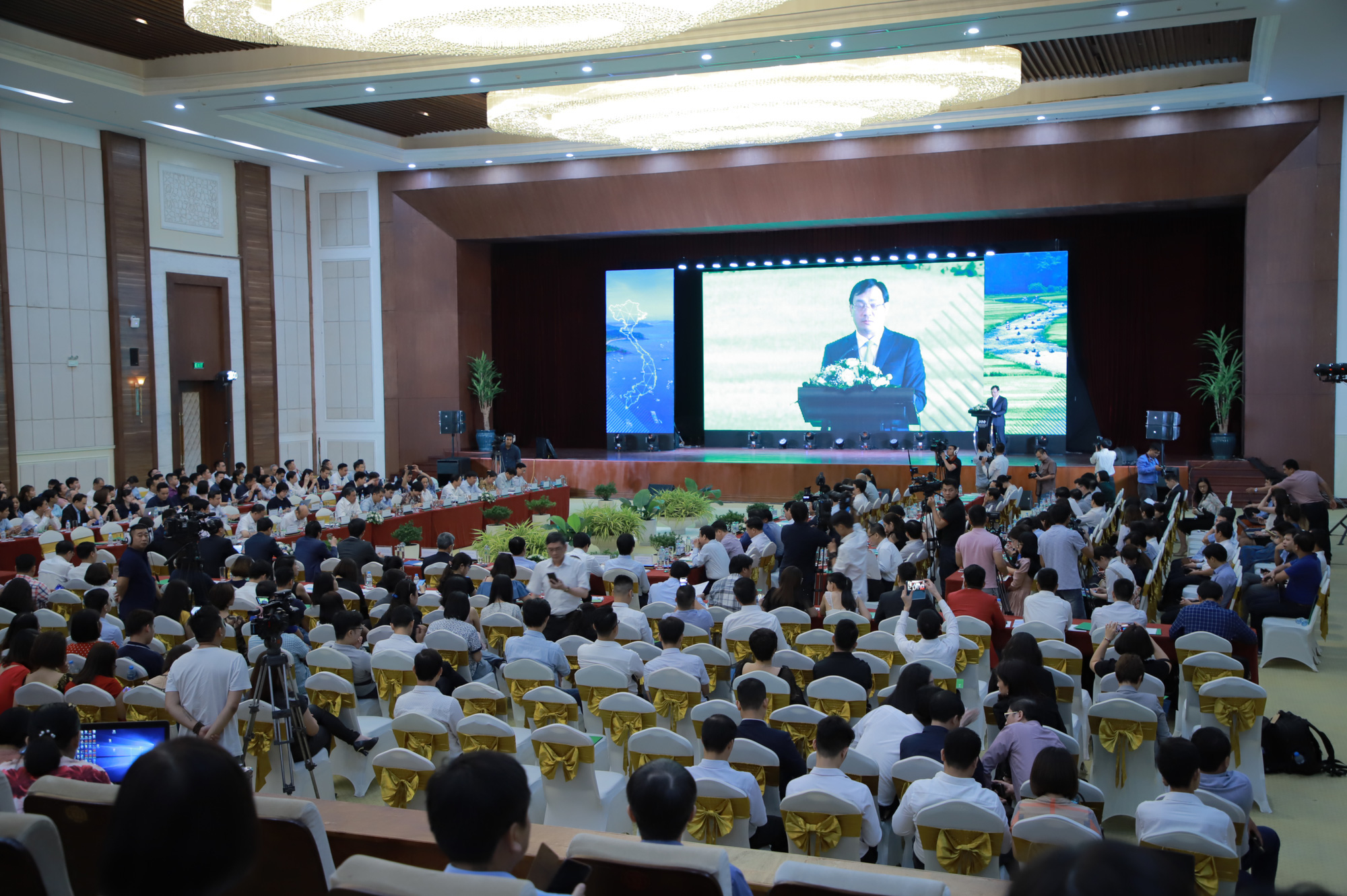 Thời điểm vàng khám phá vẻ đẹp Việt: Tìm kiếm những giải pháp kích cầu du lịch hiệu quả