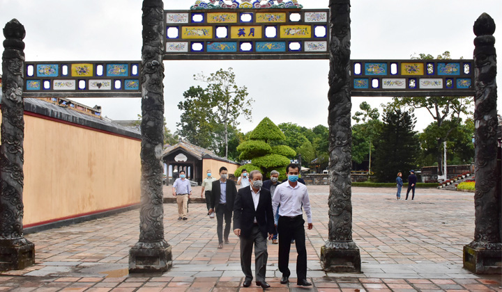 Thừa Thiên Huế: Tăng cường kiểm tra công tác phòng chống dịch bệnh nCoV tại các điểm di tích