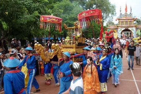 Lấy ý kiến về quản lý tiền công đức, tài trợ cho di tích, hoạt động lễ hội