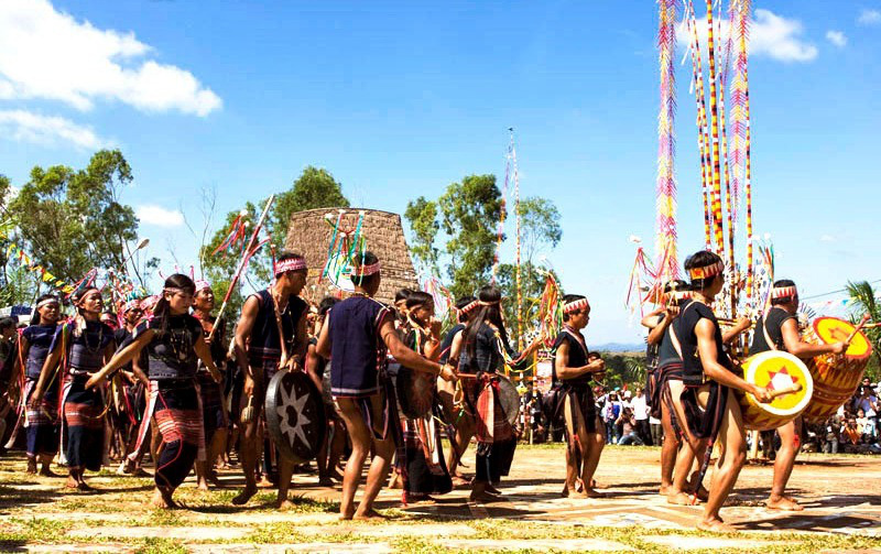 Quy định tiêu chí, tiêu chuẩn bảo tồn, phục dựng, lưu trữ các giá trị văn hóa truyền thống đặc sắc của đồng bào dân tộc thiểu số