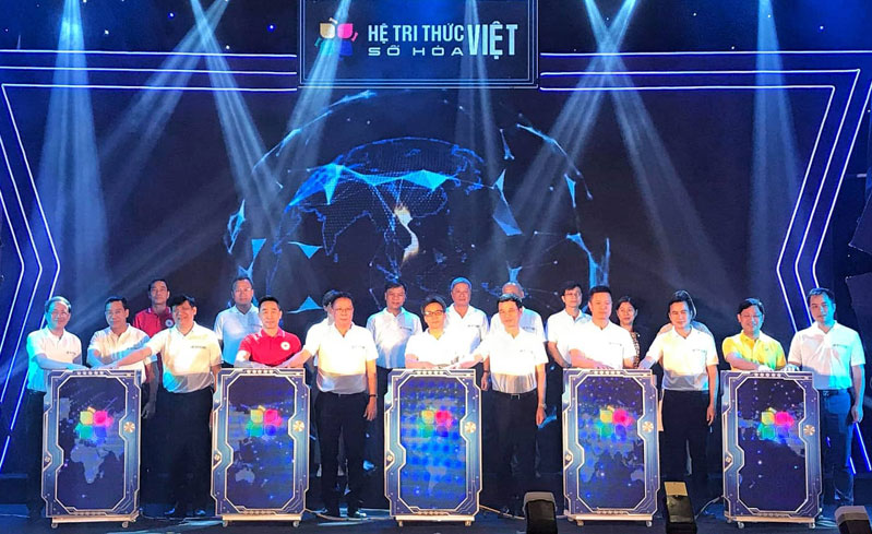 Ra mắt Bản đồ số Việt Nam và Hệ thống thông tin nhân đạo
