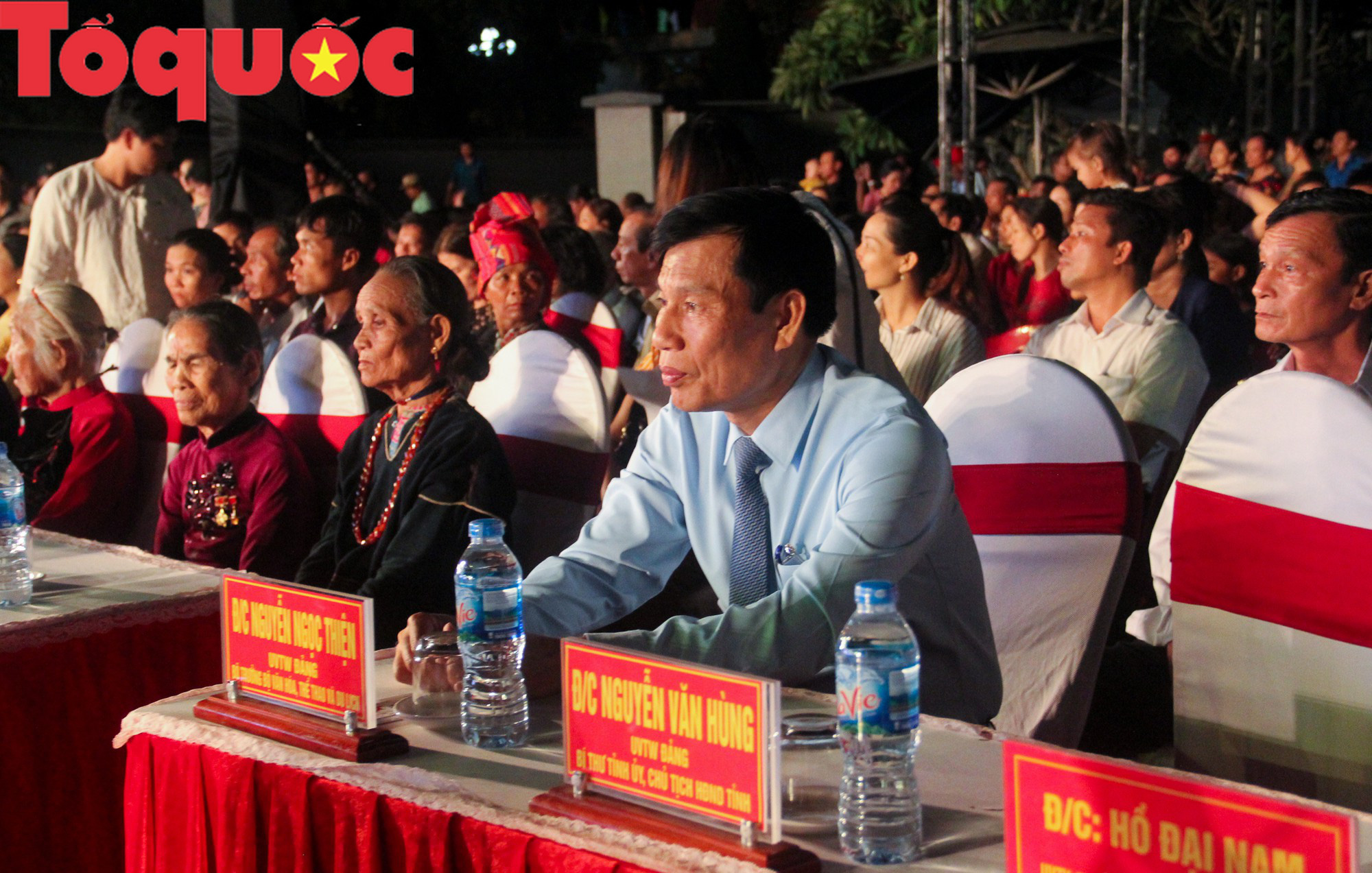 Những khúc tráng ca bên 