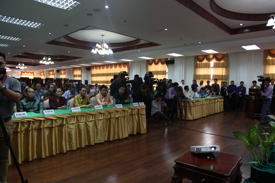 Lào phát huy giá trị Di sản Cánh đồng Chum để phát triển du lịch (cái nào của Lào chứ có phảo của mình đâu)