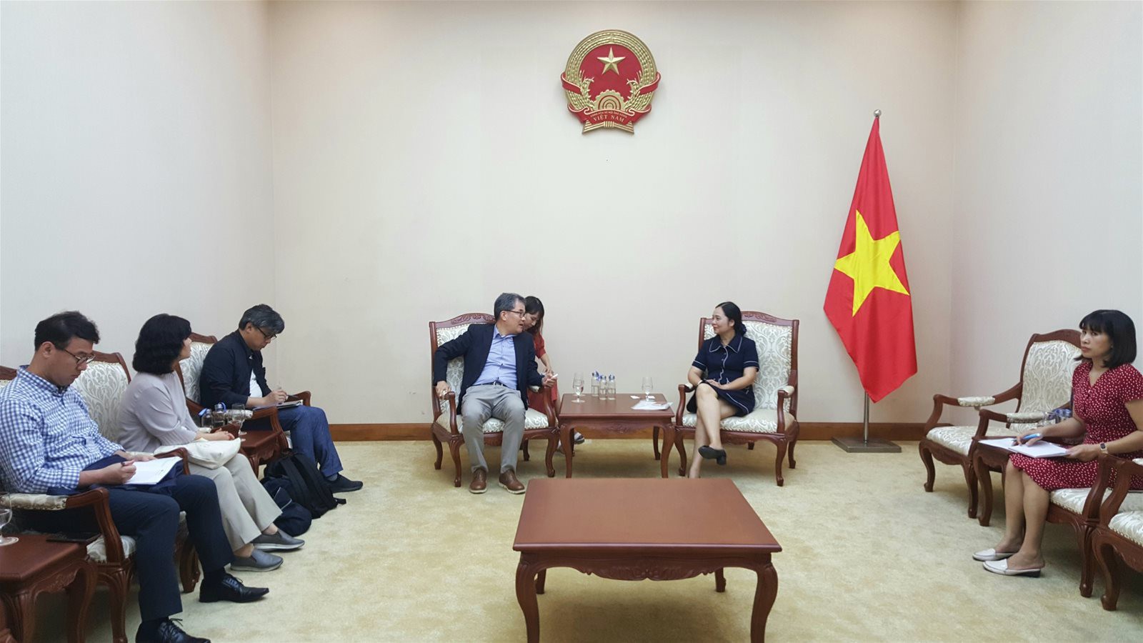 Vụ Thư viện tiếp đoàn Vụ Chính sách Văn hóa Hàn Quốc về triển khai Dự án Cảm ơn Thư viện nhỏ