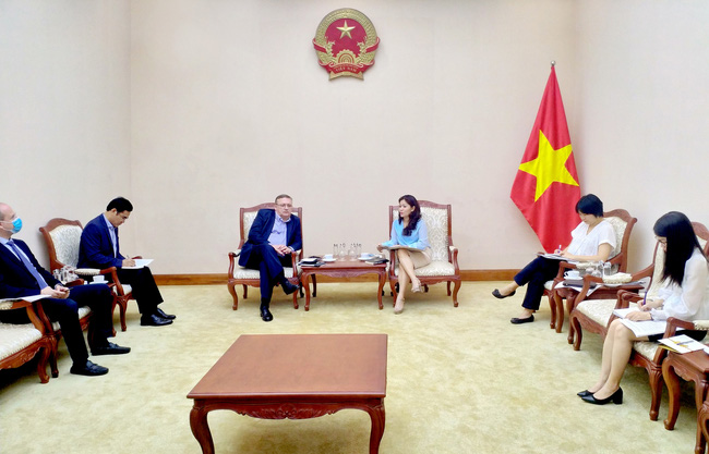 Cục trưởng Cục Hợp tác quốc tế làm việc với Đại sứ Hungary tại Việt Nam