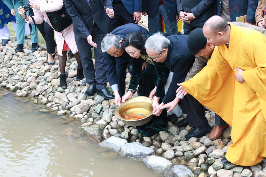 Lần đầu tiên tái hiện nghi lễ “Tống cựu nghinh tân” tại khu di sản Hoàng thành Thăng Long