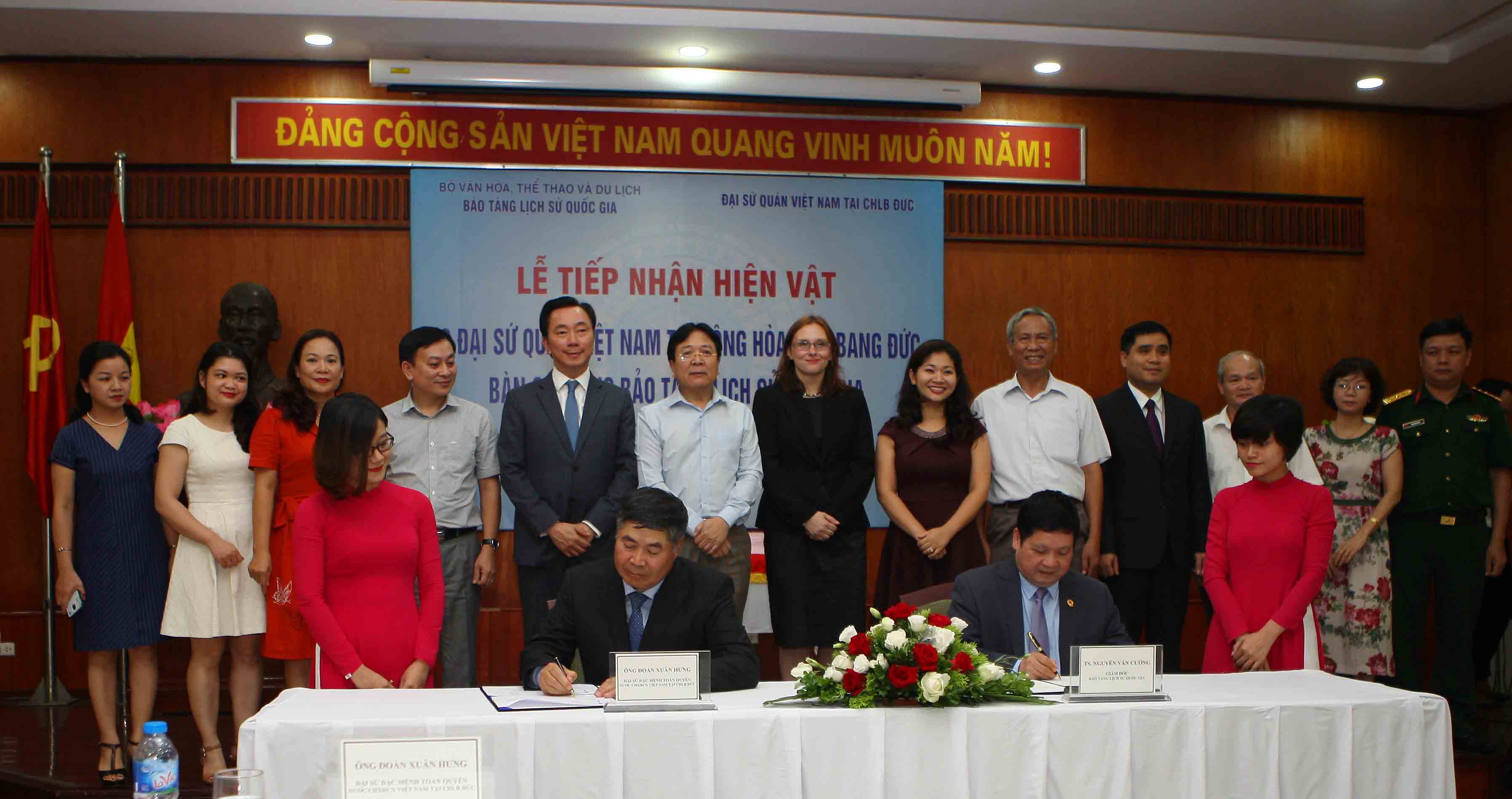 Bảo tàng Lịch sử quốc gia tiếp nhận 18 hiện vật quý từ Đức