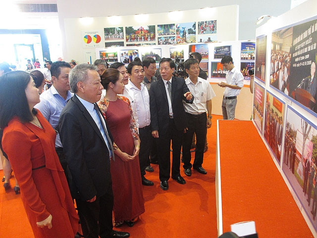 Triển lãm ảnh “Hà Nội đổi mới và phát triển”