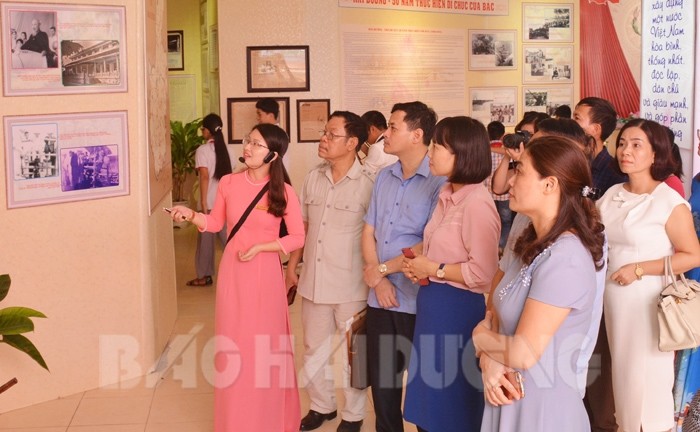 Trưng bày chuyên đề 